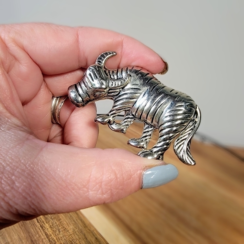 Vintage Buffalo Brooch Pin Metal 1970s - Picture 6 of 11